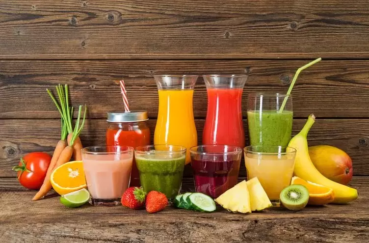 frukt og grønnsaksjuice for et drikkekost
